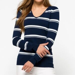 LOVE ELLIE MIA V-NECK BACK DETAIL BLACK/WHITE SWEATER - M